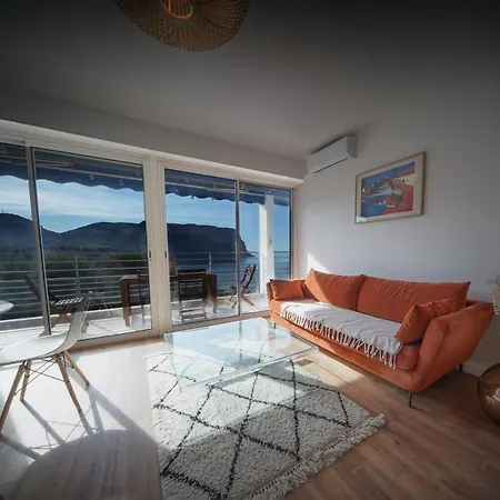 Le Son Des Vagues Vue * Cassis