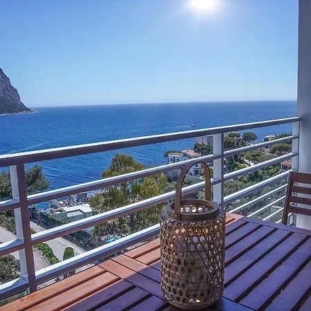 Le Son Des Vagues Vue * Cassis